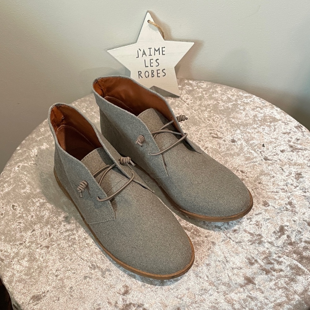 LUCKY BRAND Gray Fabric Chukka-Style Ankle Boots